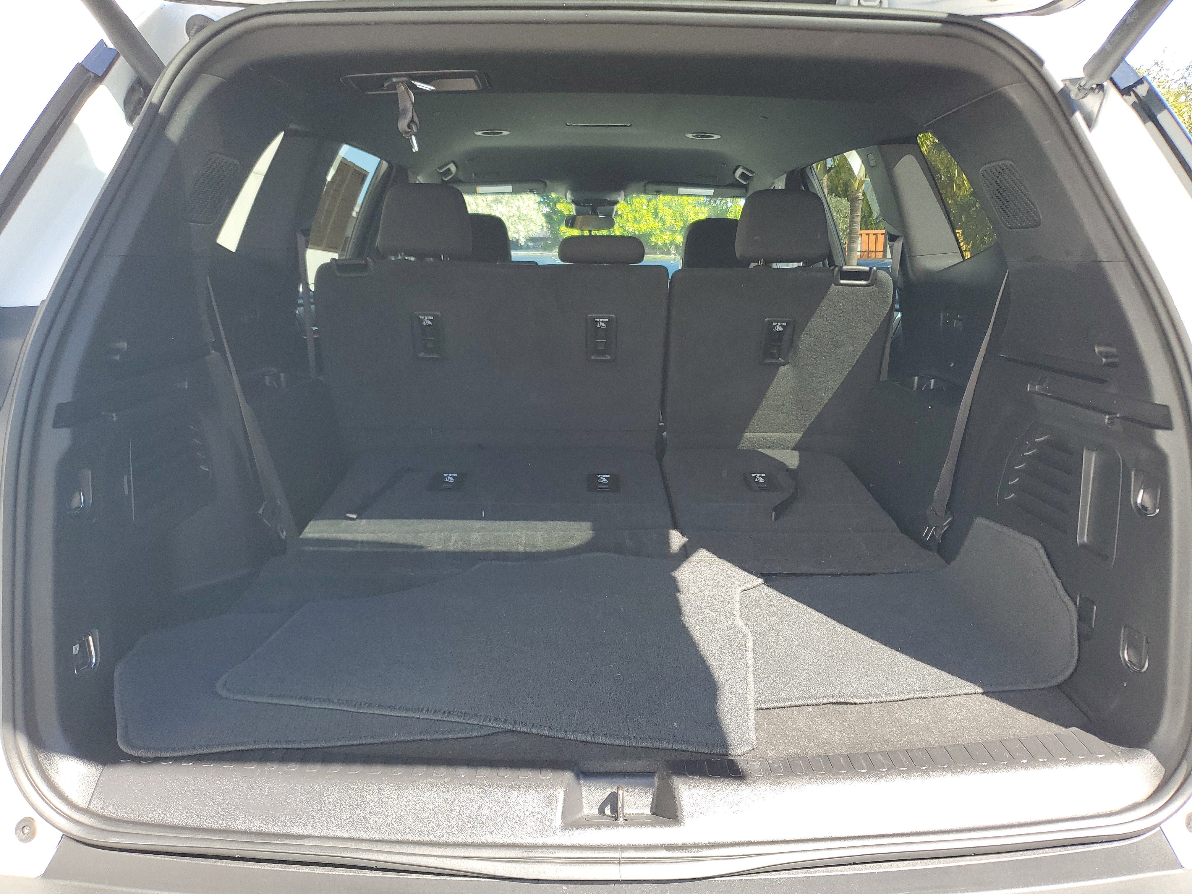 Used 2025 GMC Acadia Elevation image 10