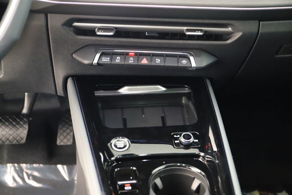 New 2026 Audi Q3 quattro 2.0T AWD/4WD image 20