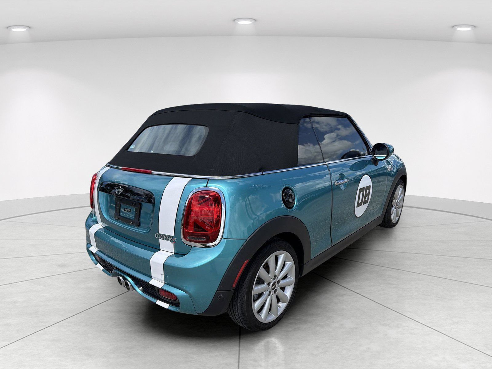 Used 2020 MINI Cooper S w/ Signature Upholstery Package FWD image 4