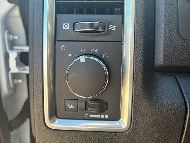 Used 2023 RAM 1500 Classic SLT w/ Electronics Group AWD/4WD image 19