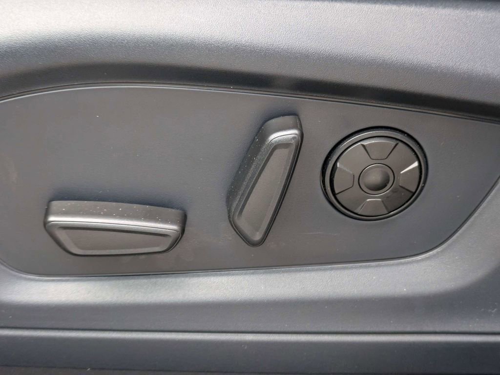 Used 2025 Ford Explorer ST AWD/4WD image 21