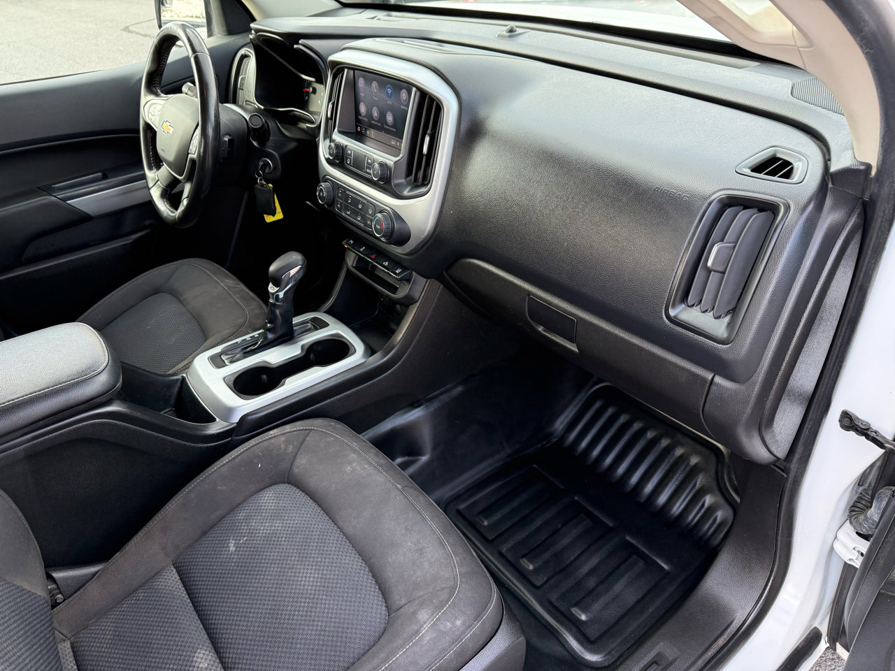 Used 2022 Chevrolet Colorado LT w/ Fleet Safety Package image 16