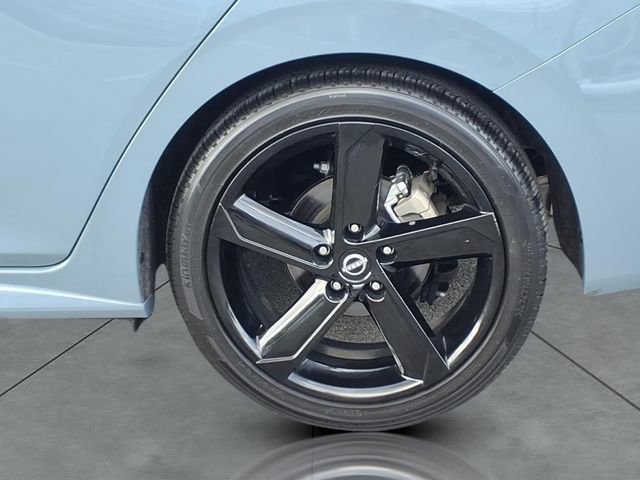 Certified 2025 Nissan Sentra SR w/ SR Premium Package FWD image 4