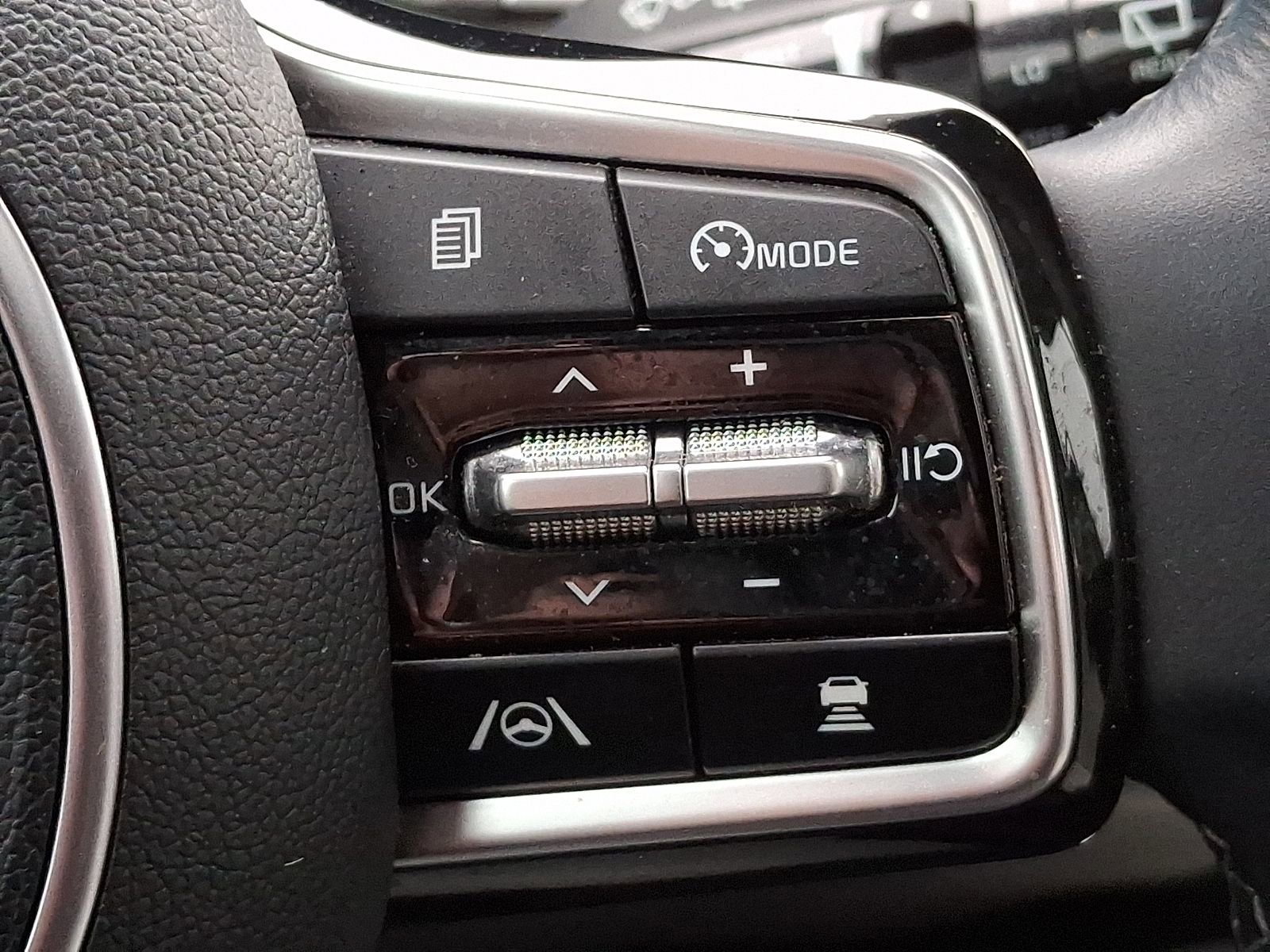 Used 2023 Kia Sorento SX image 23