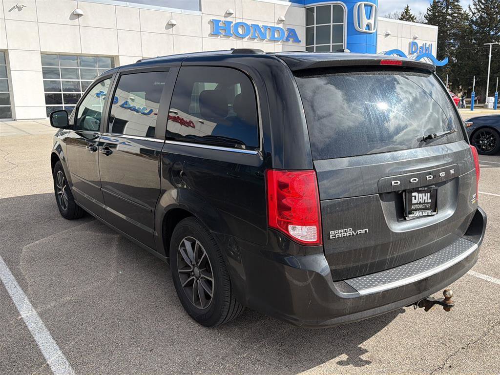 Used 2017 Dodge Grand Caravan SXT image 11