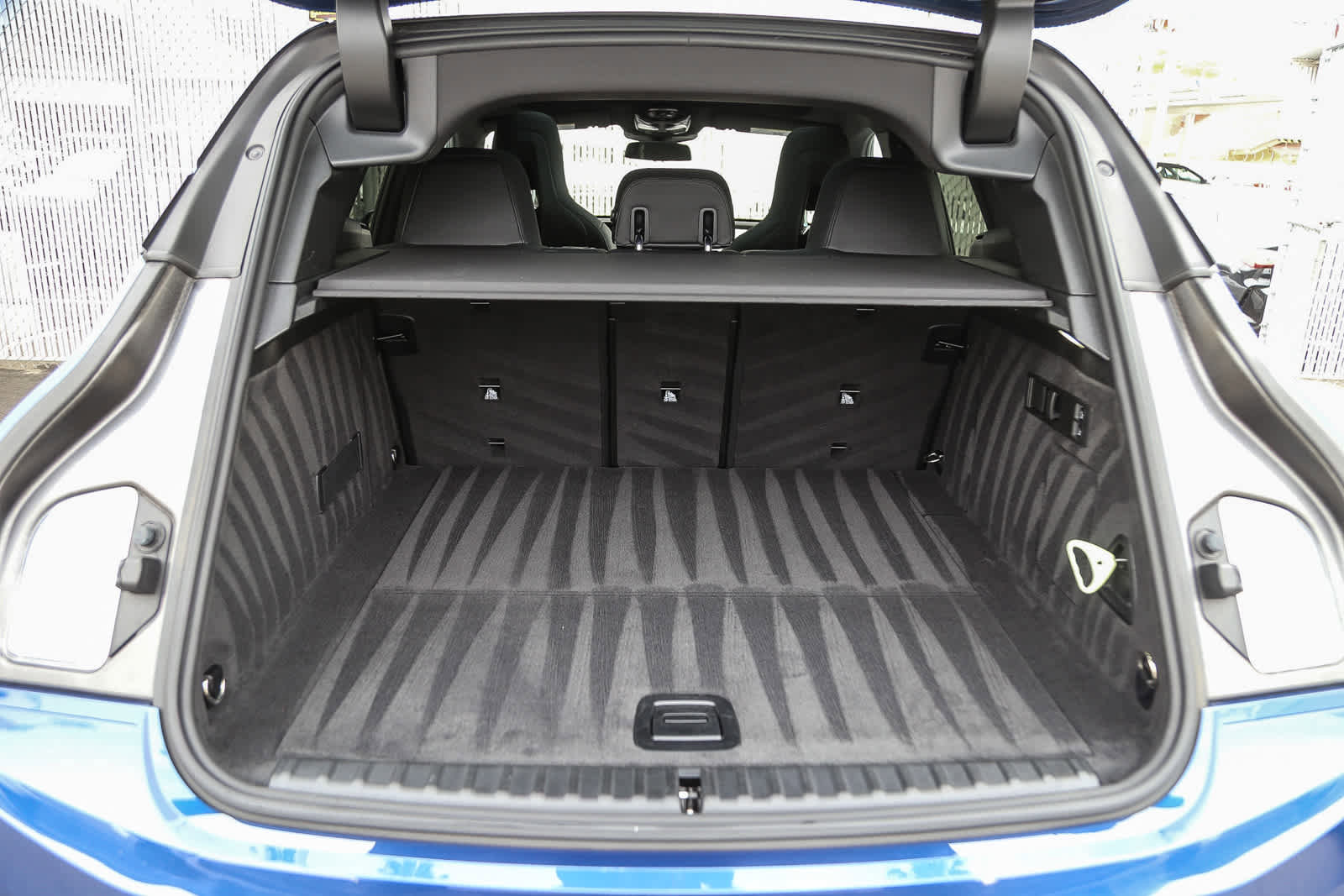 Used 2025 BMW iX xDrive50 w/ Premium Package image 21