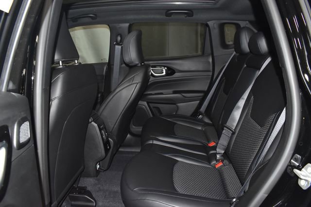 New 2026 Jeep Compass Latitude w/ Sun and Sound Group AWD/4WD image 27