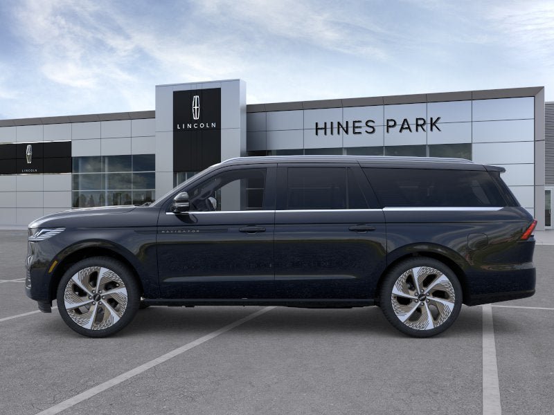 New 2026 Lincoln Navigator L Black Label AWD/4WD image 3