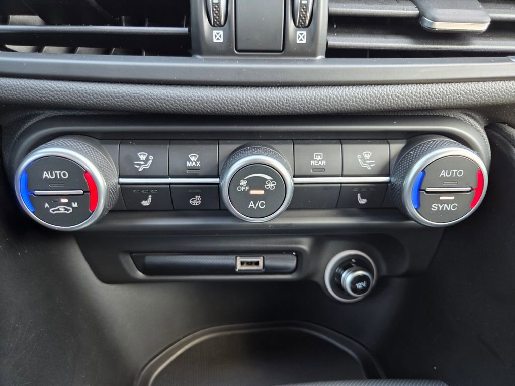 New 2026 Alfa Romeo Giulia Base w/ Driving Assist Package image 22