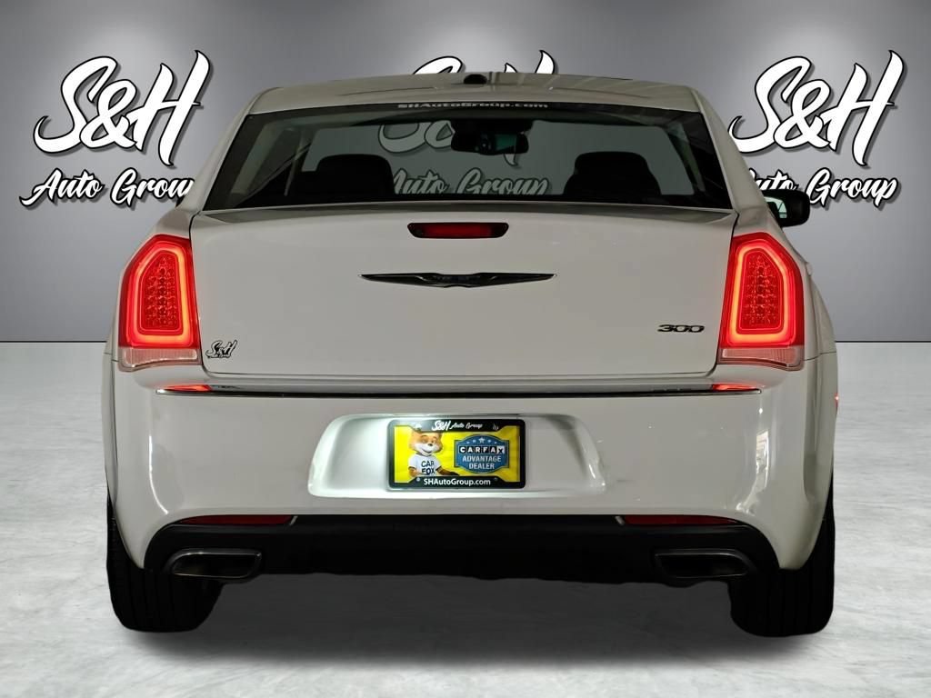 Used 2017 Chrysler 300 Touring w/ Value Package RWD image 21