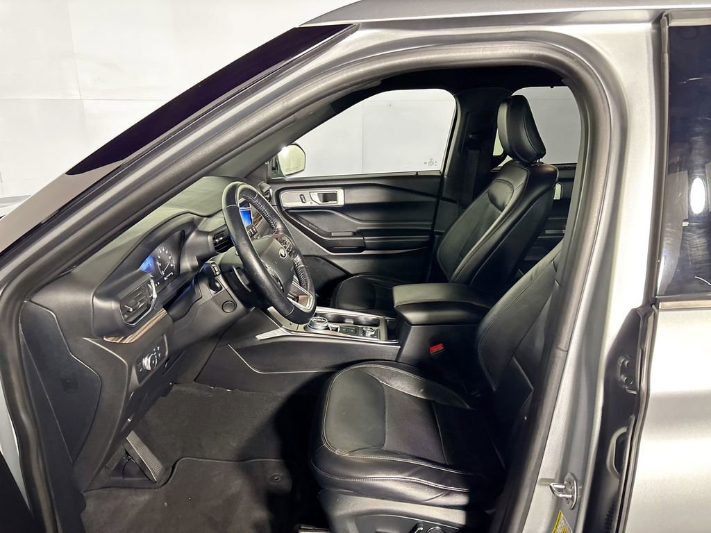 Used 2020 Ford Explorer Limited image 11