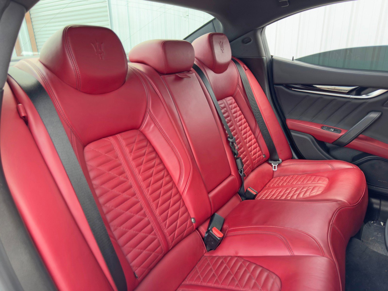 Used 2021 Maserati Ghibli Trofeo image 40