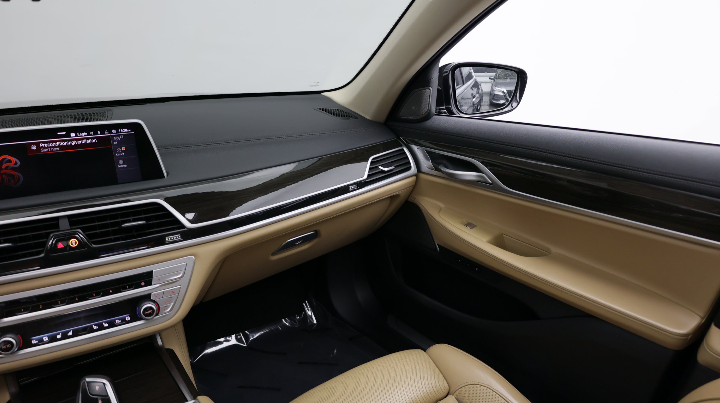 Used 2022 BMW 740i w/ Premium Package RWD image 35
