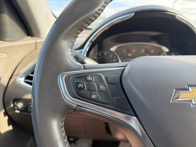 Used 2017 Chevrolet Malibu LT FWD image 34