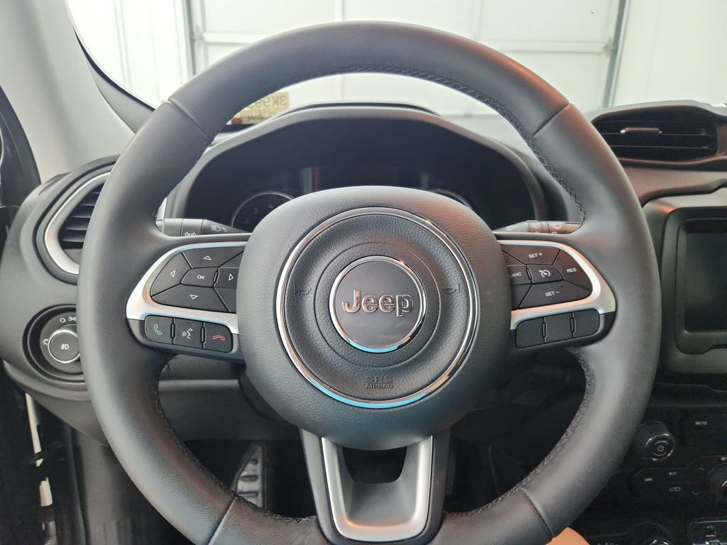 Used 2020 Jeep Renegade Latitude w/ Popular Equipment Group AWD/4WD image 24