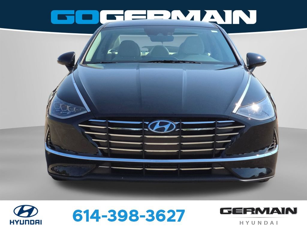 Used 2023 Hyundai Sonata SE w/ Cargo Package FWD image 2