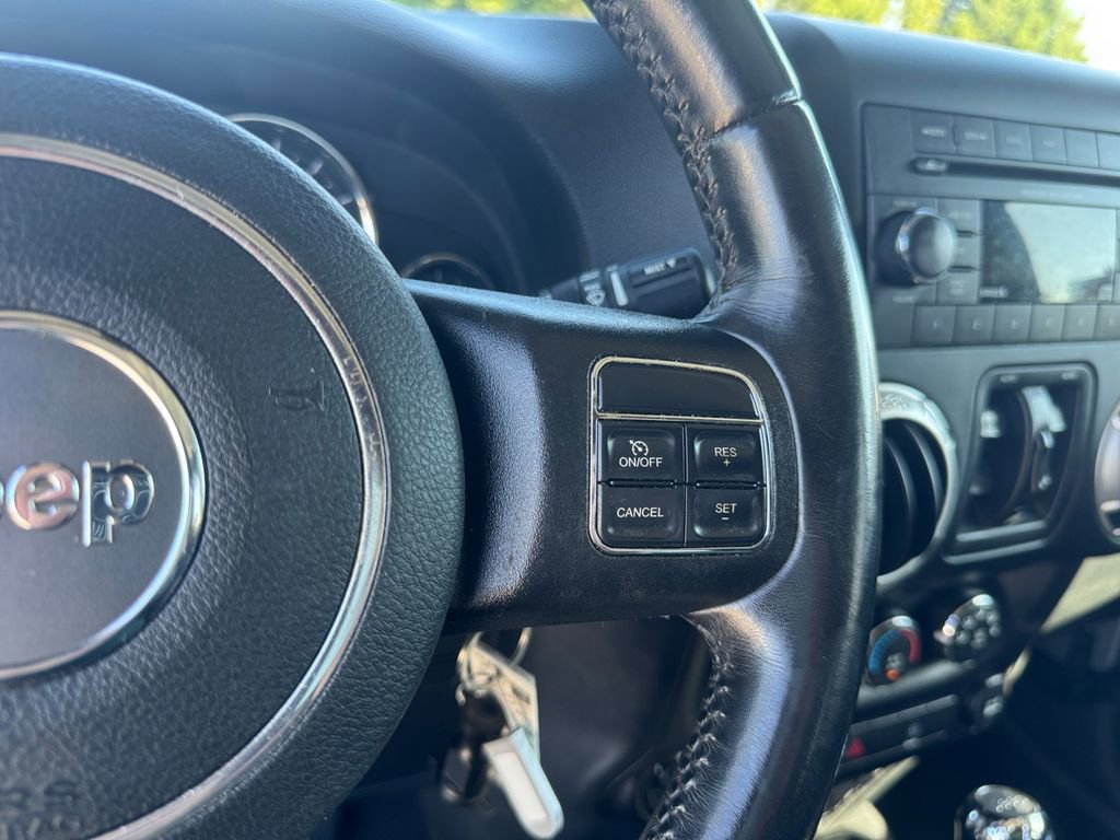Used 2018 Jeep Wrangler Unlimited Sahara image 24