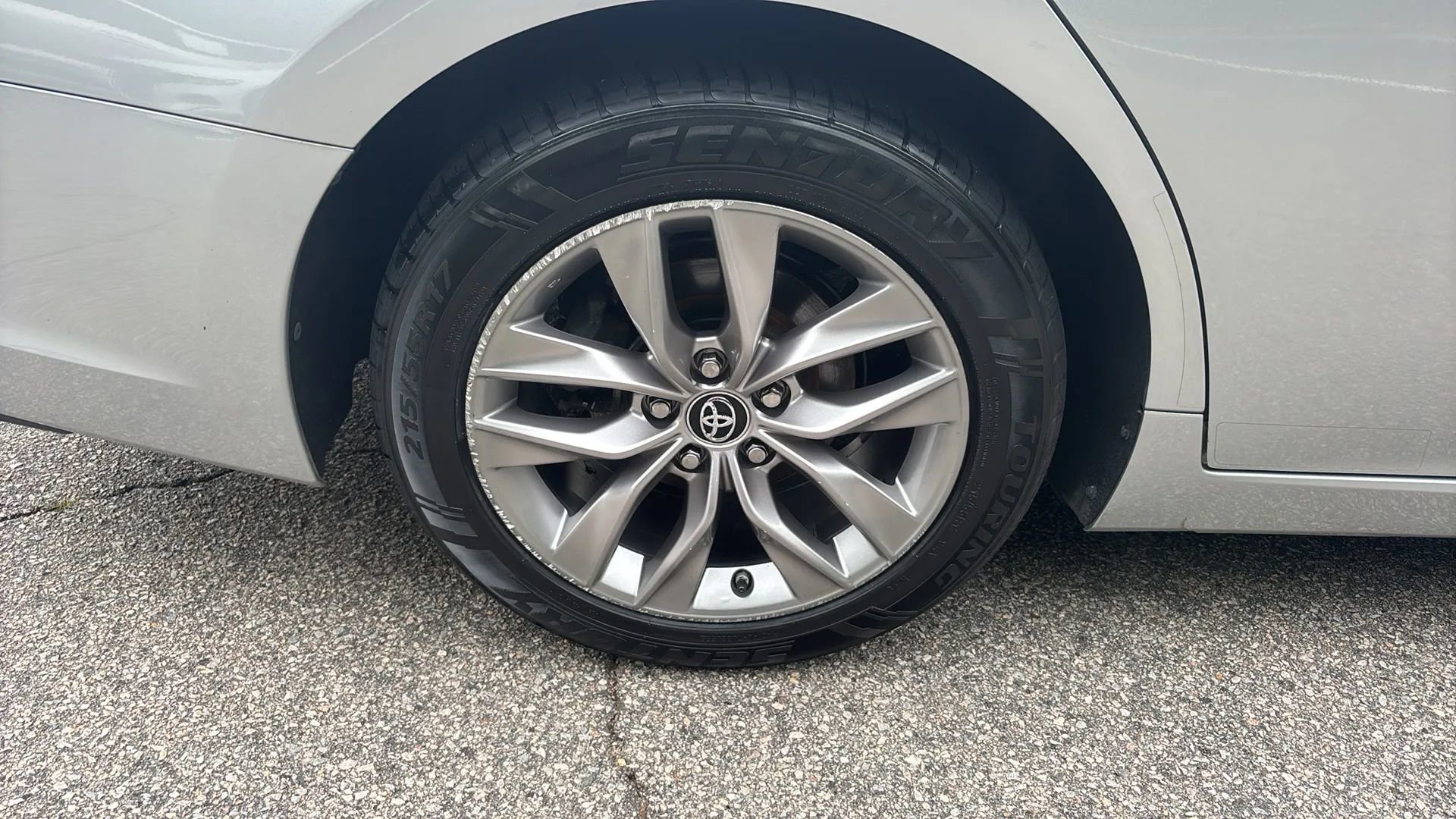 Used 2019 Toyota Avalon XLE w/ Moonroof Package FWD image 24