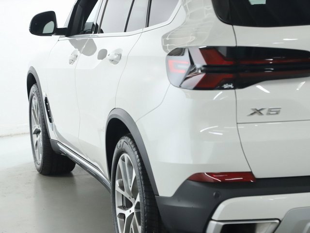 Used 2026 BMW X5 xDrive40i w/ Climate Comfort Package image 42