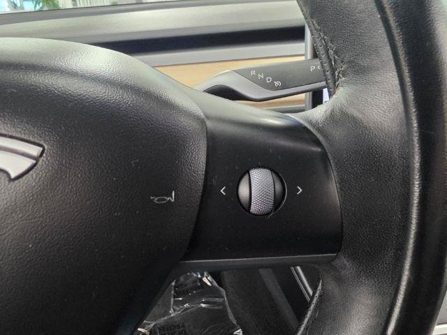 Used 2022 Tesla Model 3 Standard Range RWD image 13