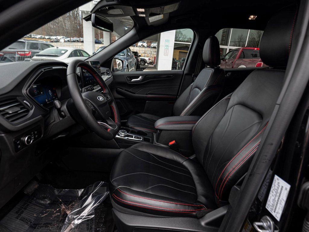 Used 2025 Ford Escape ST-Line Elite w/ Premium Technology Package image 24