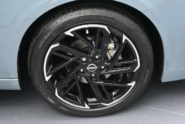 New 2026 Nissan Sentra SR w/ Floor Mat Package FWD image 6