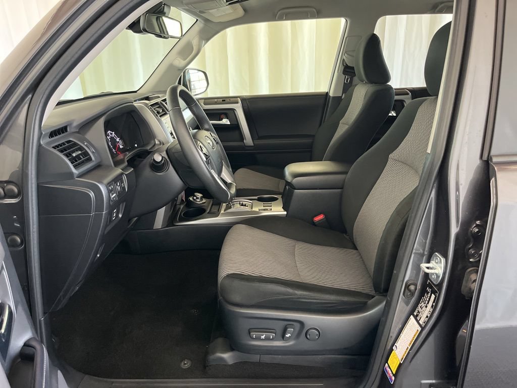 Used 2020 Toyota 4Runner SR5 AWD/4WD image 3