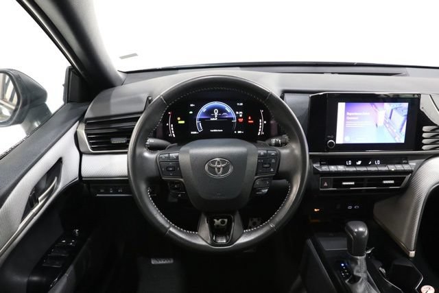 Used 2025 Toyota Camry SE FWD image 14