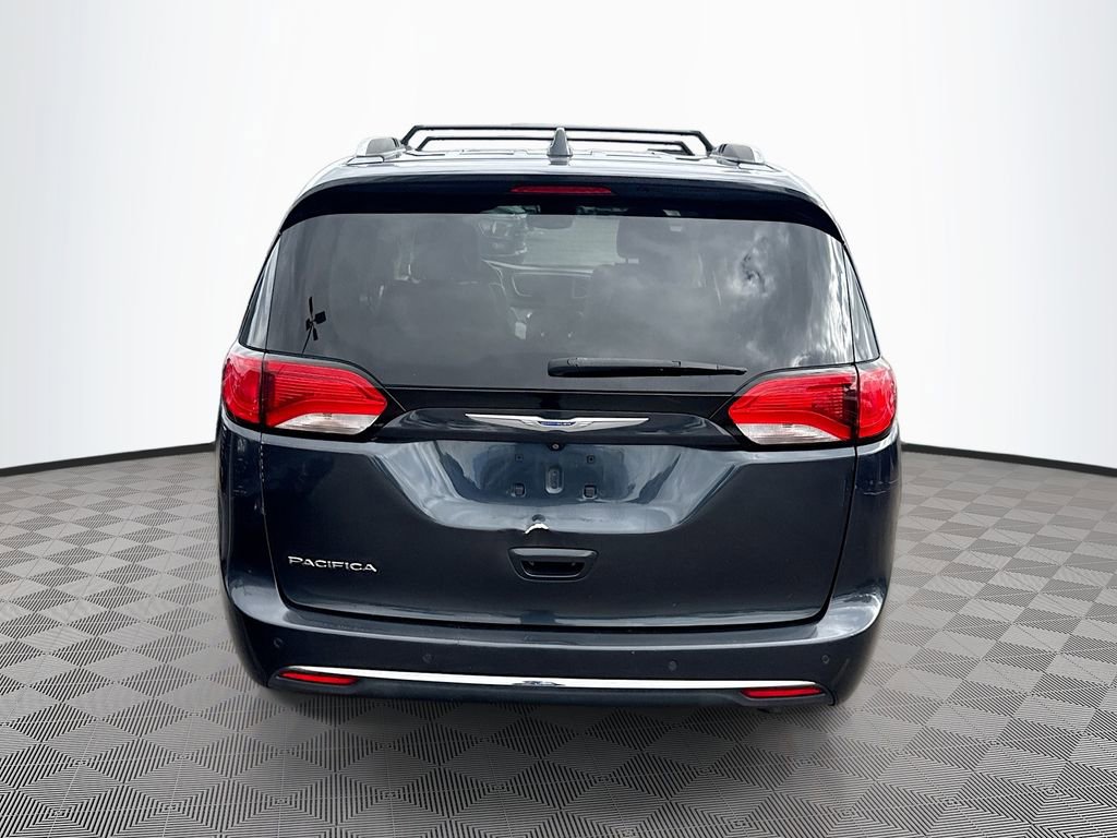 Used 2020 Chrysler Pacifica Touring-L w/ Advanced Safetytec Group image 7