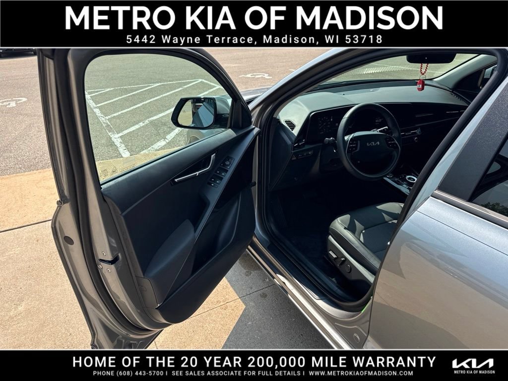 Used 2024 Kia Niro Wind w/ Wind Preserve Package FWD image 12