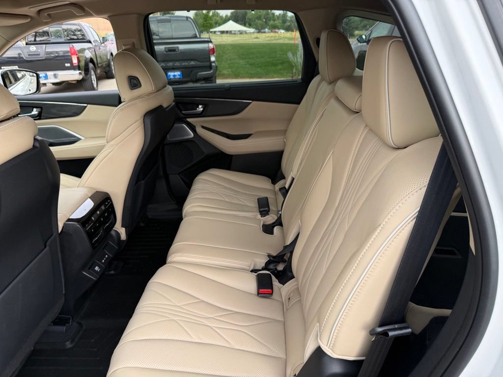 Used 2025 Acura MDX w/ Advance Package AWD/4WD image 14