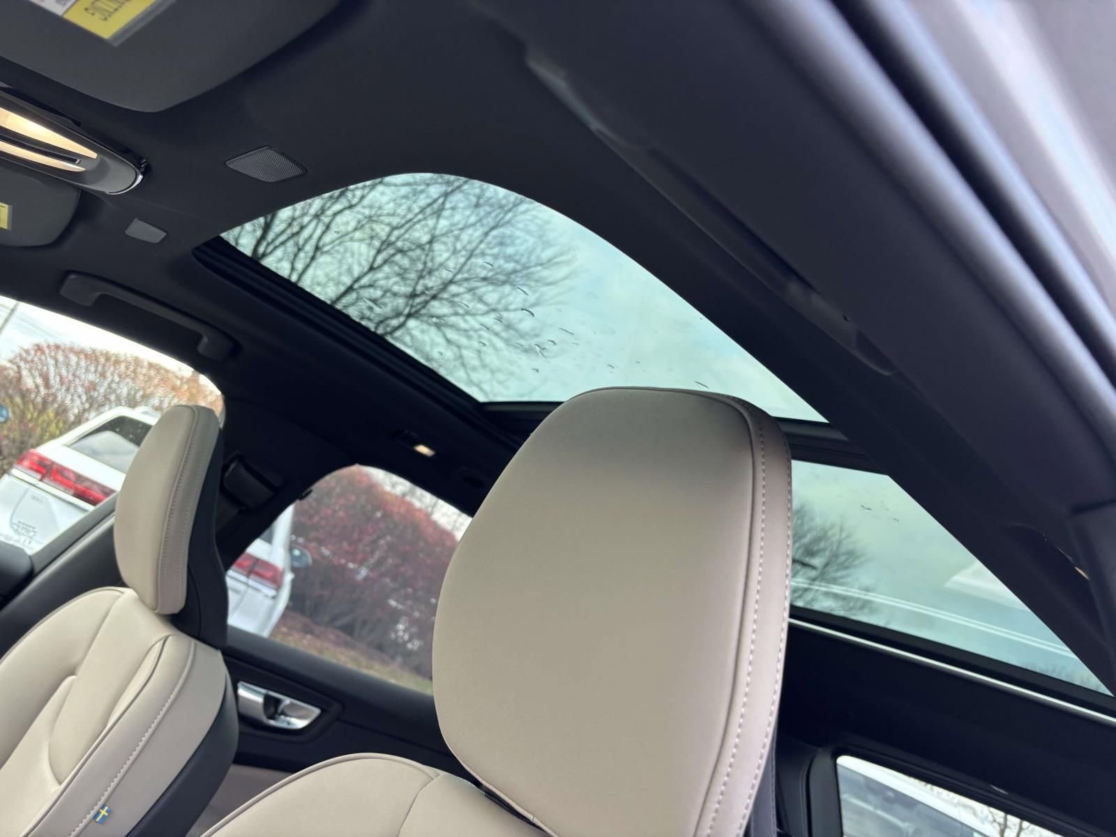 New 2026 Volvo XC60 B5 Plus w/ Protection Package Premier AWD/4WD image 24