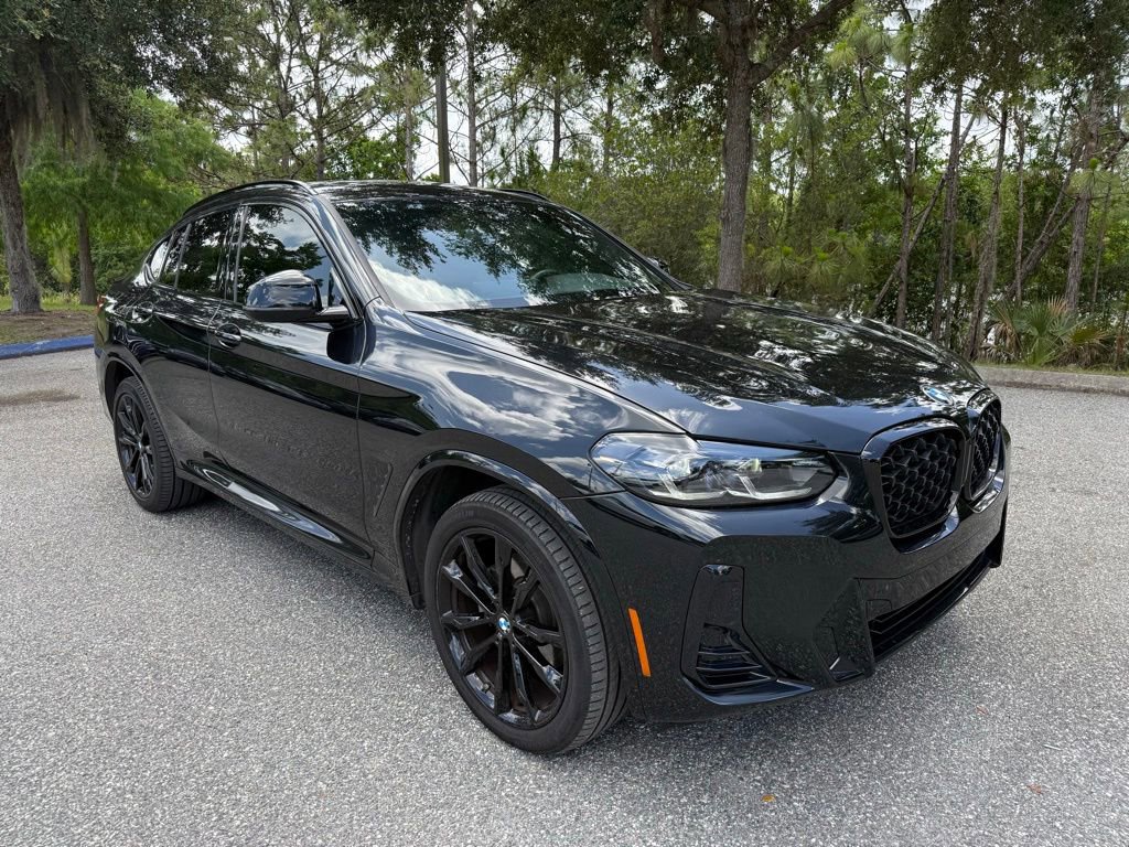 Used 2022 BMW X4 xDrive30i w/ M Sport Package AWD/4WD image 3