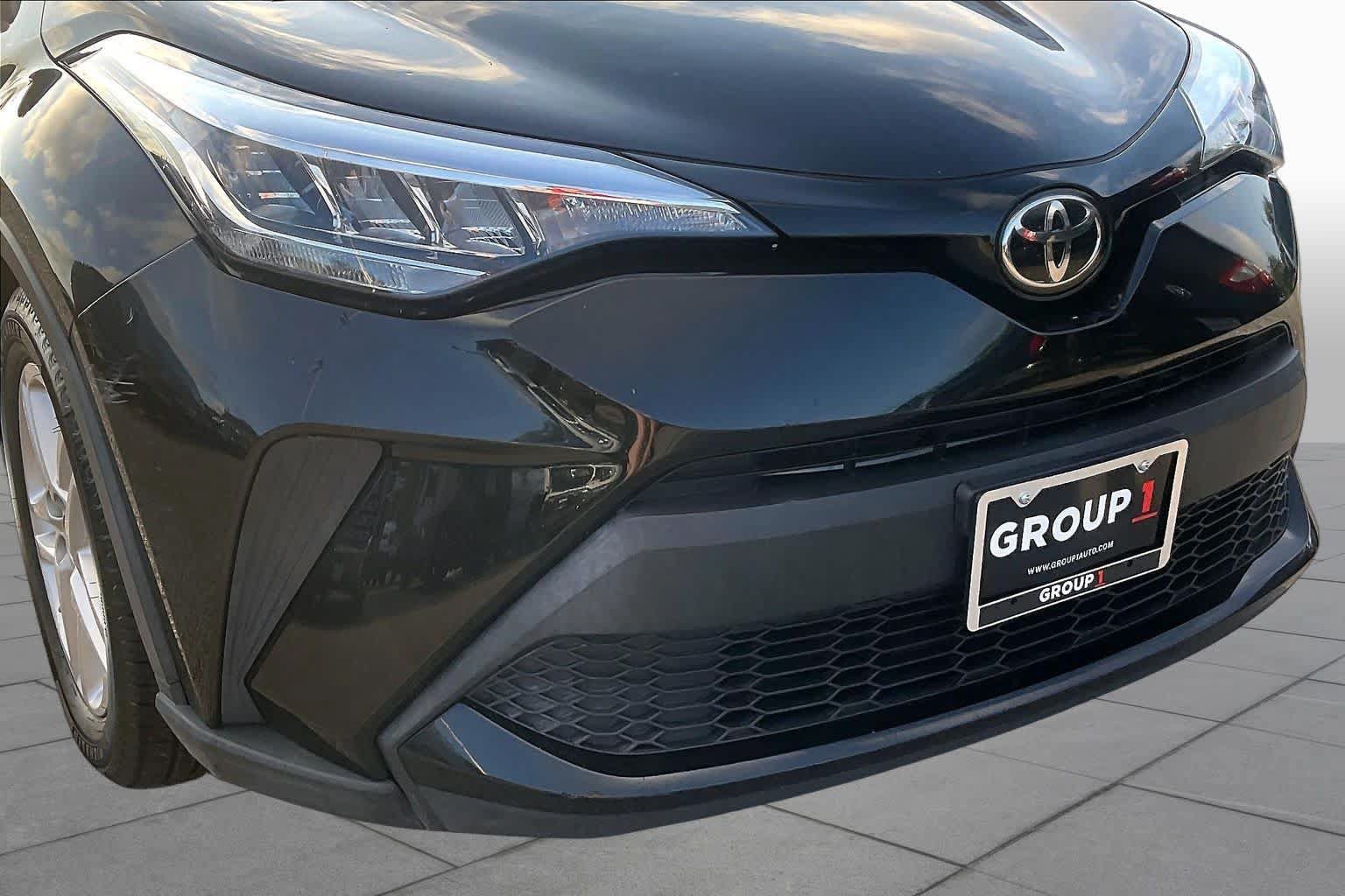 Used 2020 Toyota C-HR LE FWD image 29
