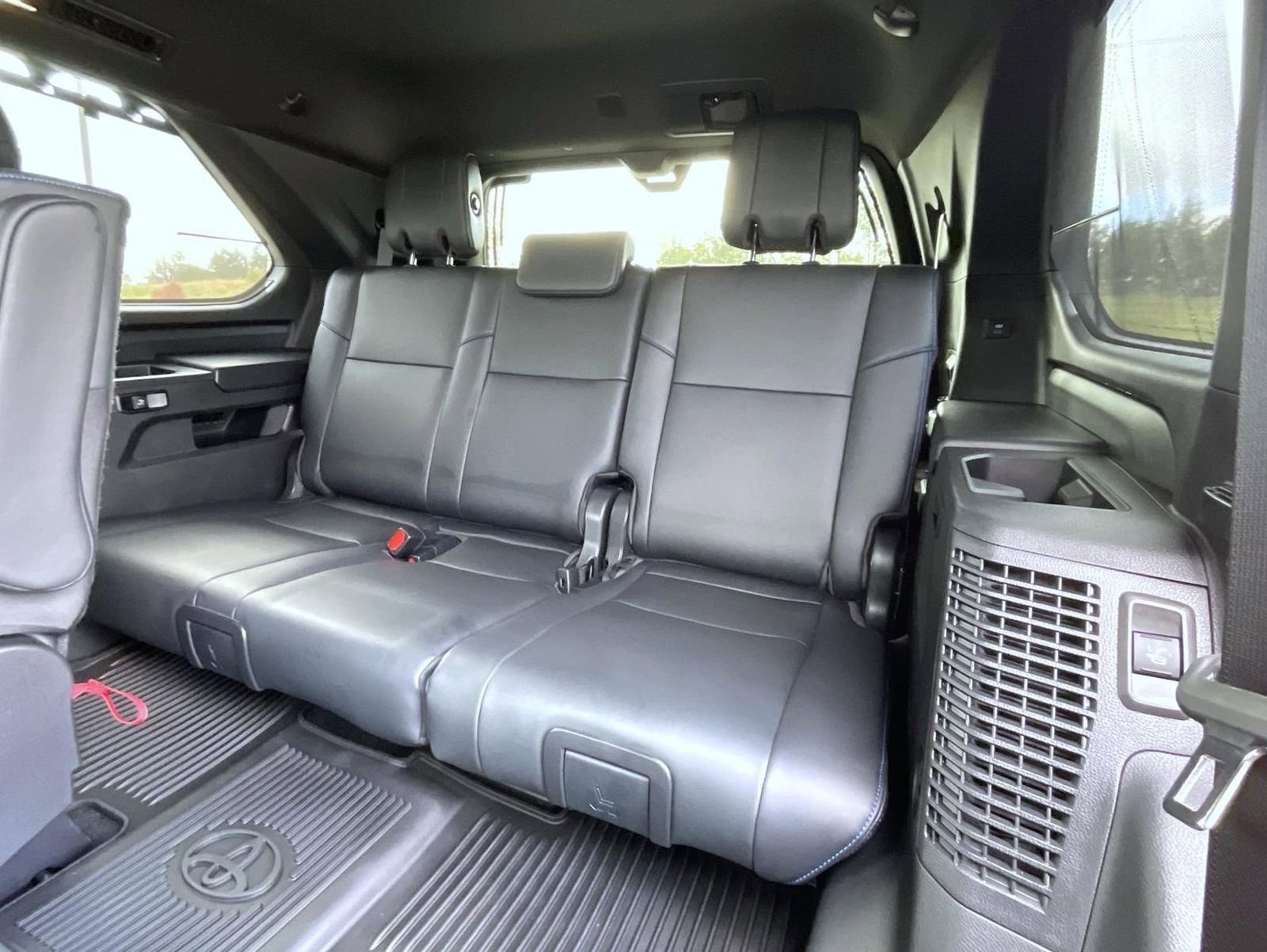 Used 2024 Toyota Sequoia Platinum image 21