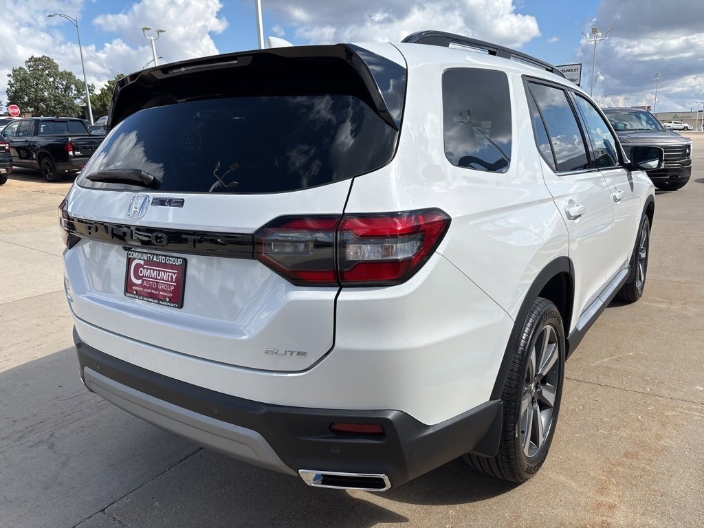 New 2025 Honda Pilot Elite image 3