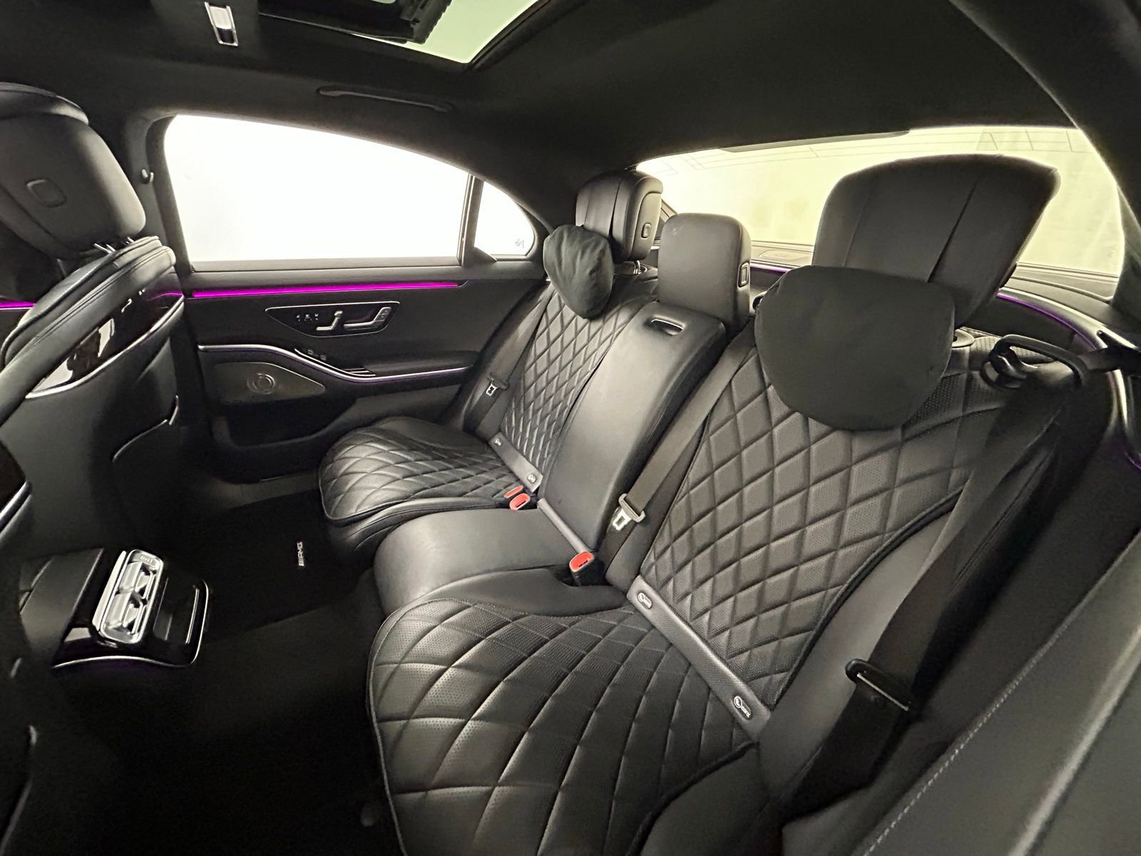 Used 2022 Mercedes-Benz S 580 4MATIC Sedan w/ AMG Line Package image 34