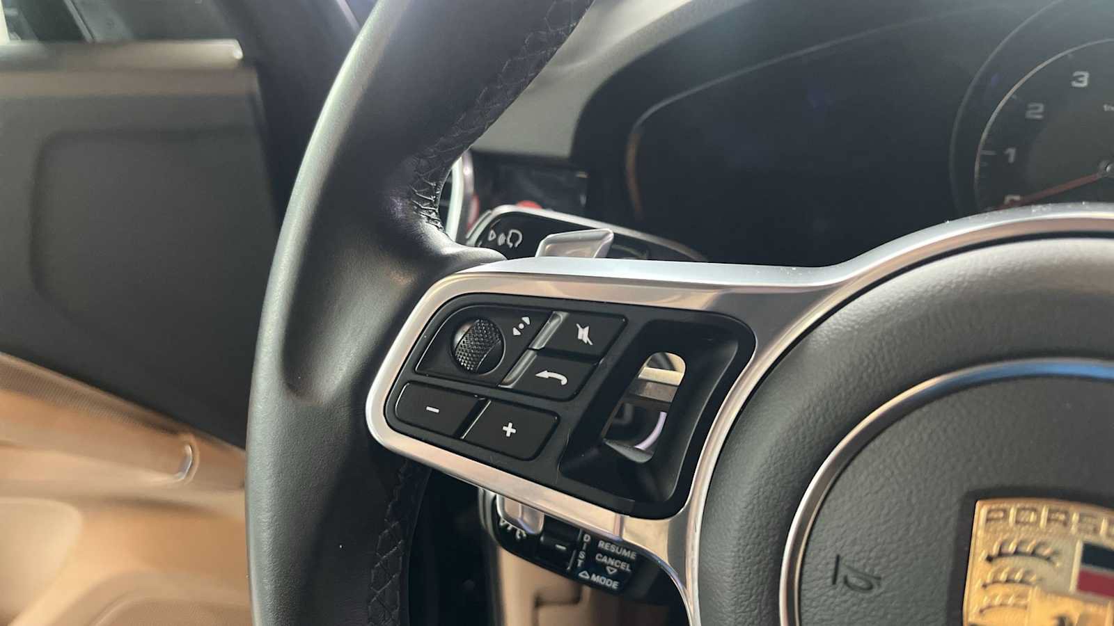 Used 2023 Porsche Cayenne S AWD/4WD image 36