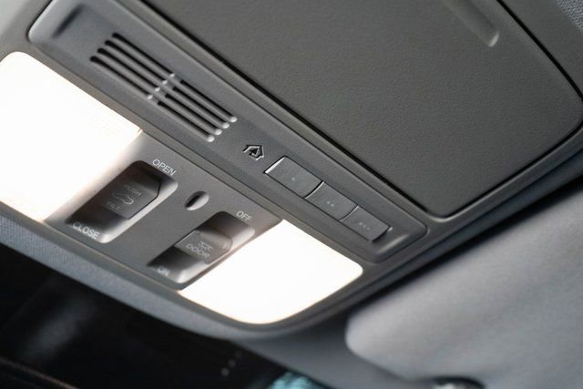 Used 2020 Honda CR-V Touring image 29