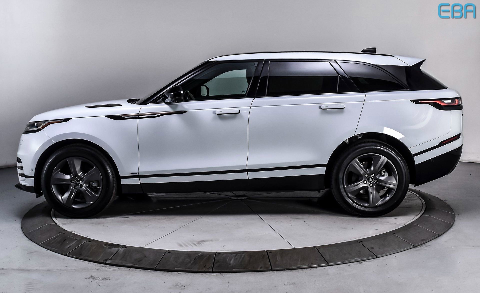 Used 2021 Land Rover Range Rover Velar R-Dynamic S AWD/4WD image 3