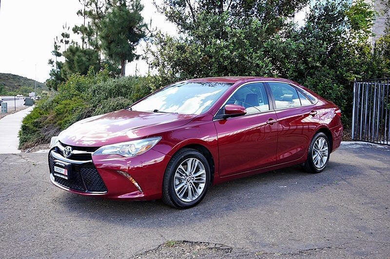 Used 2015 Toyota Camry SE image 6