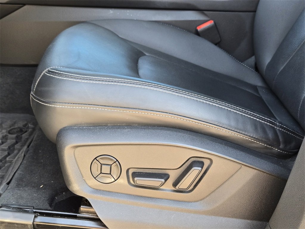 Used 2022 Audi Q8 Premium Plus image 27