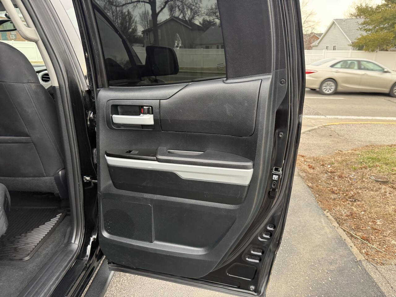 Used 2017 Toyota Tundra SR5 AWD/4WD image 12