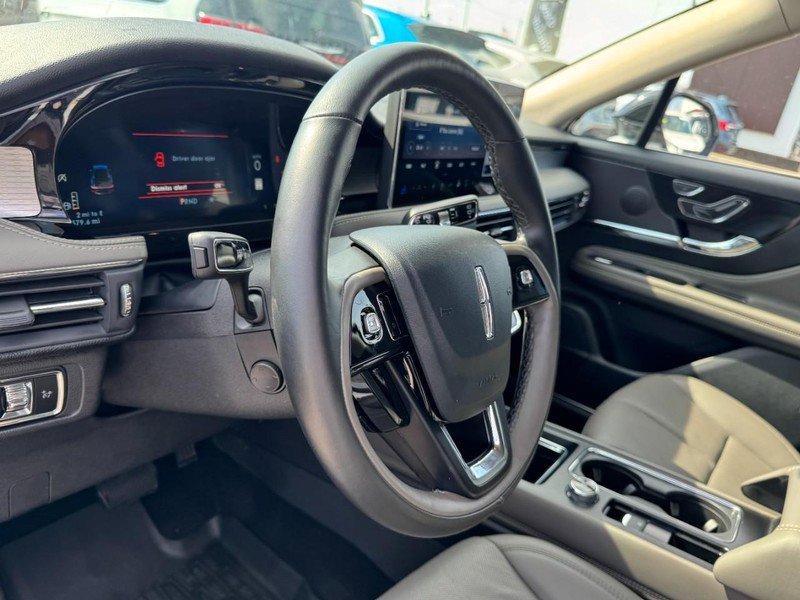 Used 2025 Lincoln Corsair Reserve w/ Rear Removable Package Tray image 15