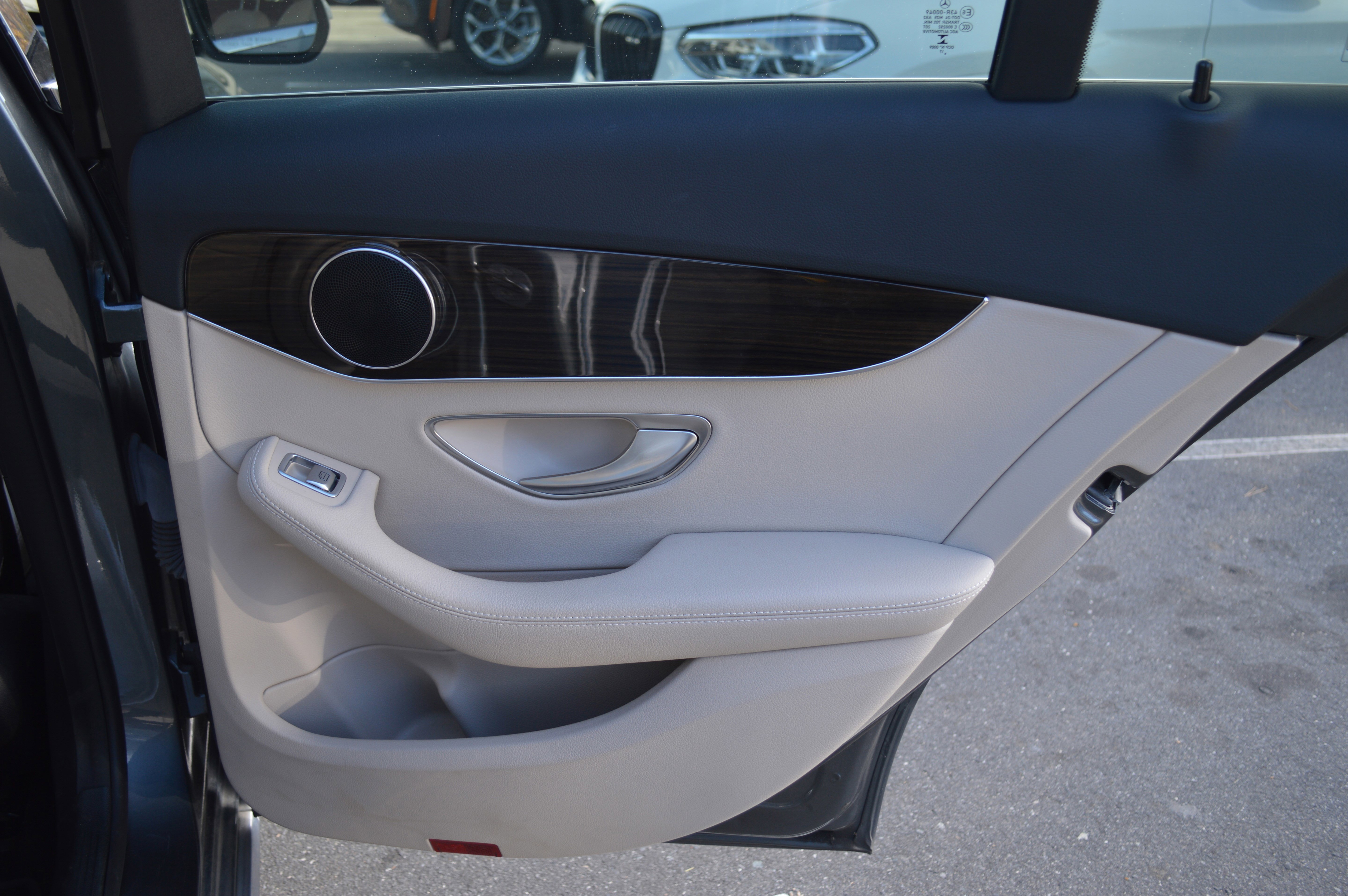 Used 2018 Mercedes-Benz C 300 Sedan image 33