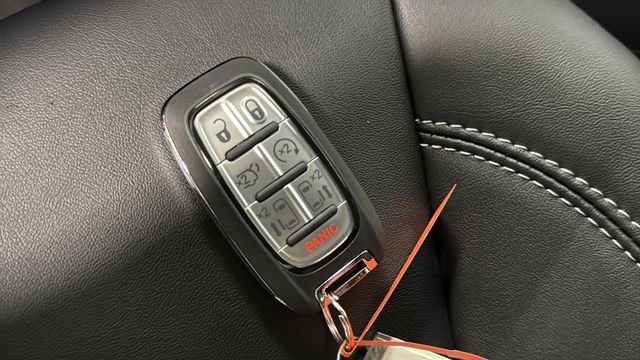 New 2026 Chrysler Pacifica Select image 20