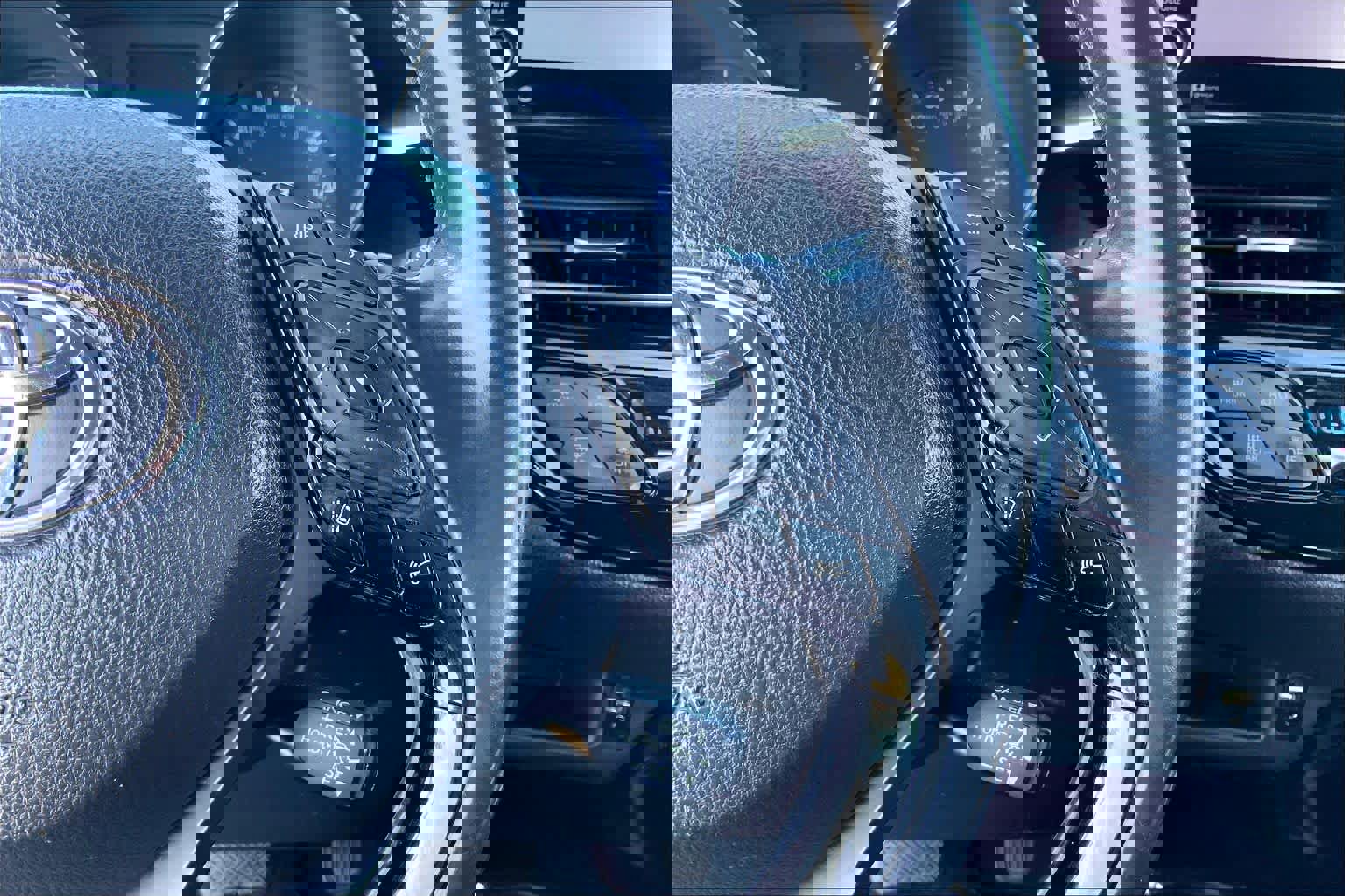 Used 2019 Toyota C-HR LE image 23