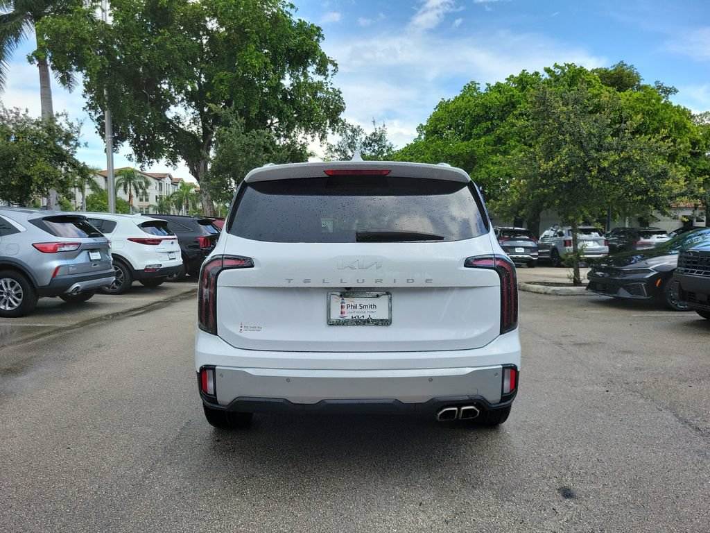Certified 2024 Kia Telluride EX w/ EX Captain's Chair Package FWD image 10