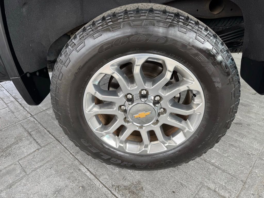 Used 2024 Chevrolet Silverado 2500 LTZ w/ LTZ Convenience Package image 4