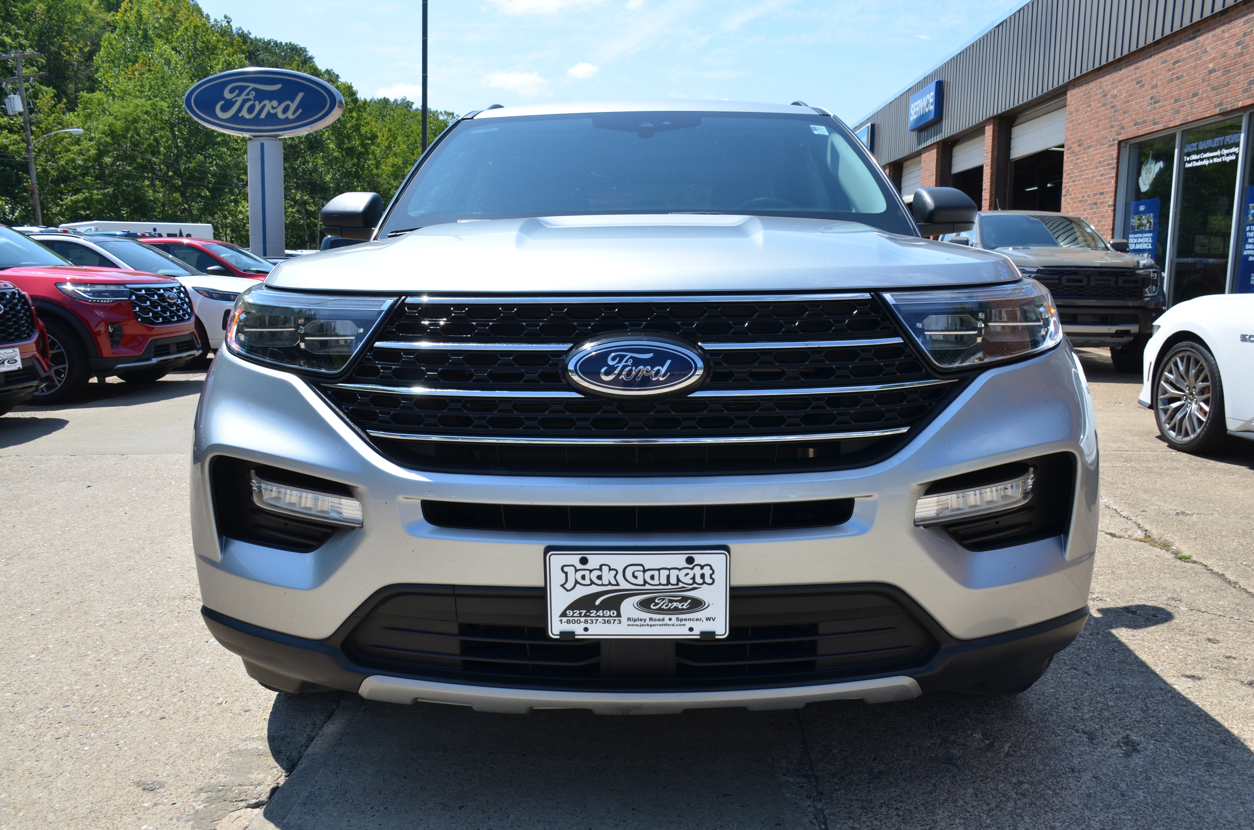 Used 2023 Ford Explorer XLT w/ Equipment Group 202A image 2